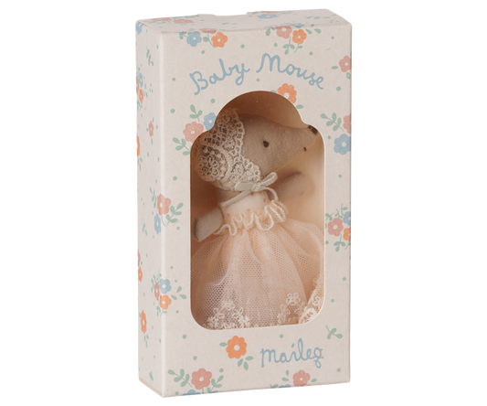 Baby mouse in gown - Powder