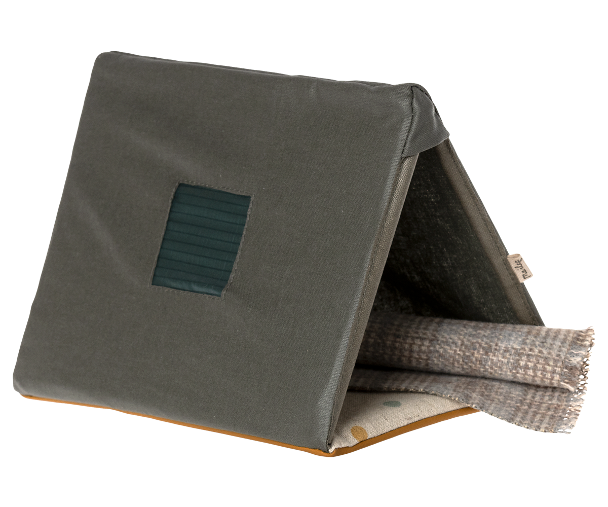 Single Tent, Mouse