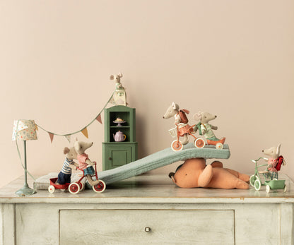Abri a tricycle, Mouse - Red