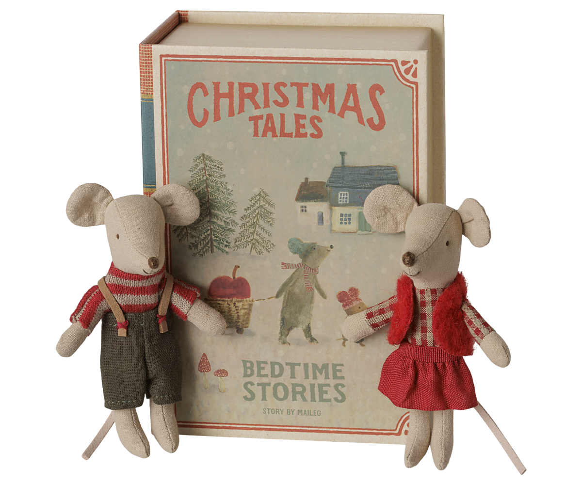 Christmas twin mice, Little sister and brother in book