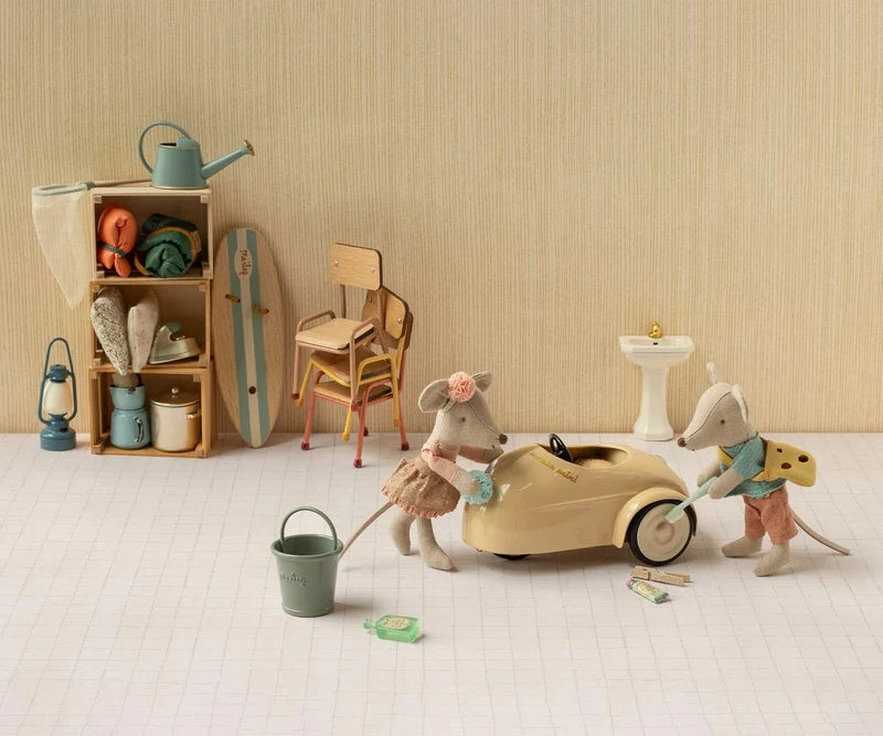 Car, Mouse - Wheat